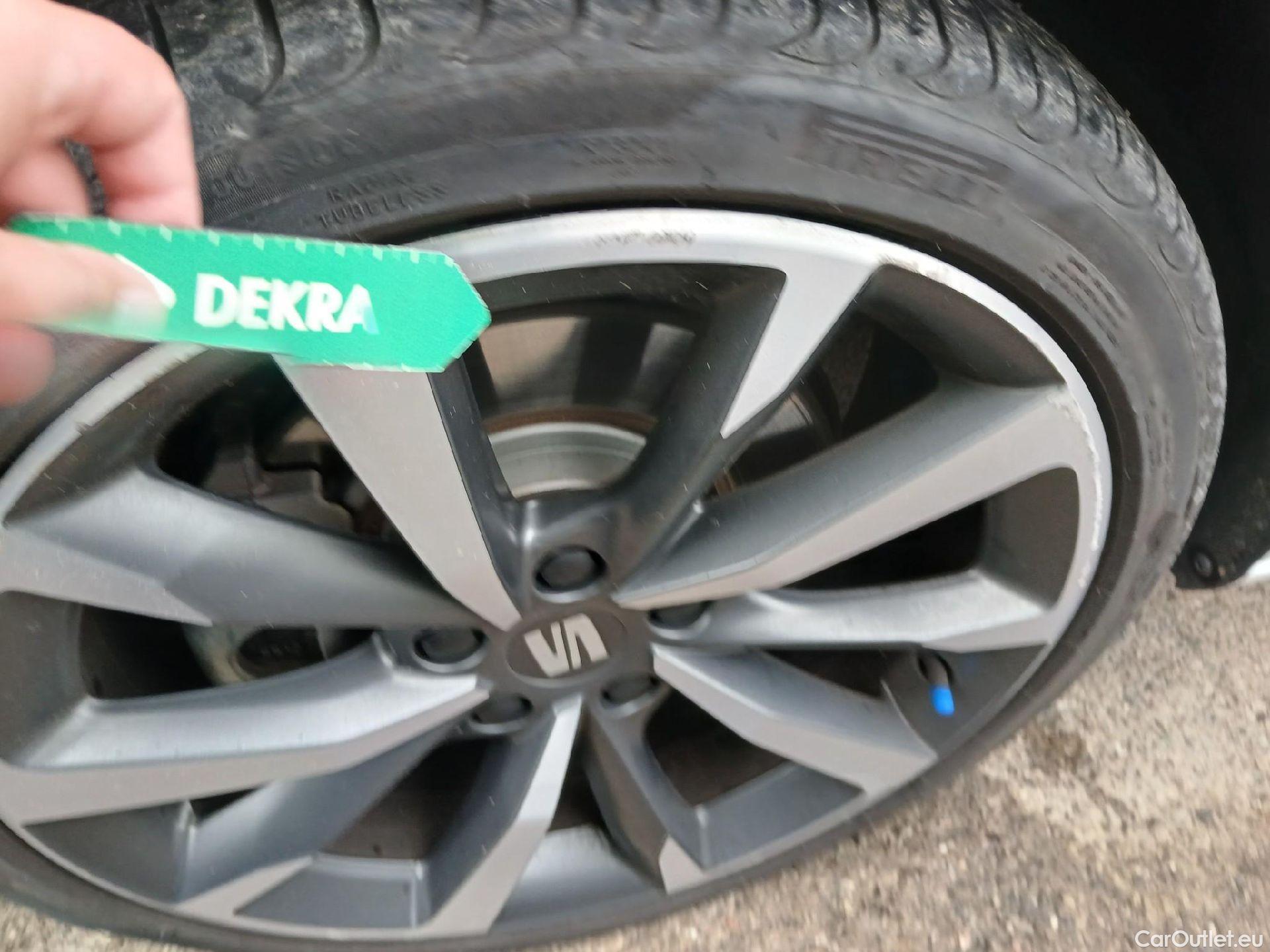  Land Rover  Discovery SEAT Nuevo León / 2020 / 5P / berlina con portón 1.4 e-Hybrid DSG-6 S&S FR Go XL(SP) #19