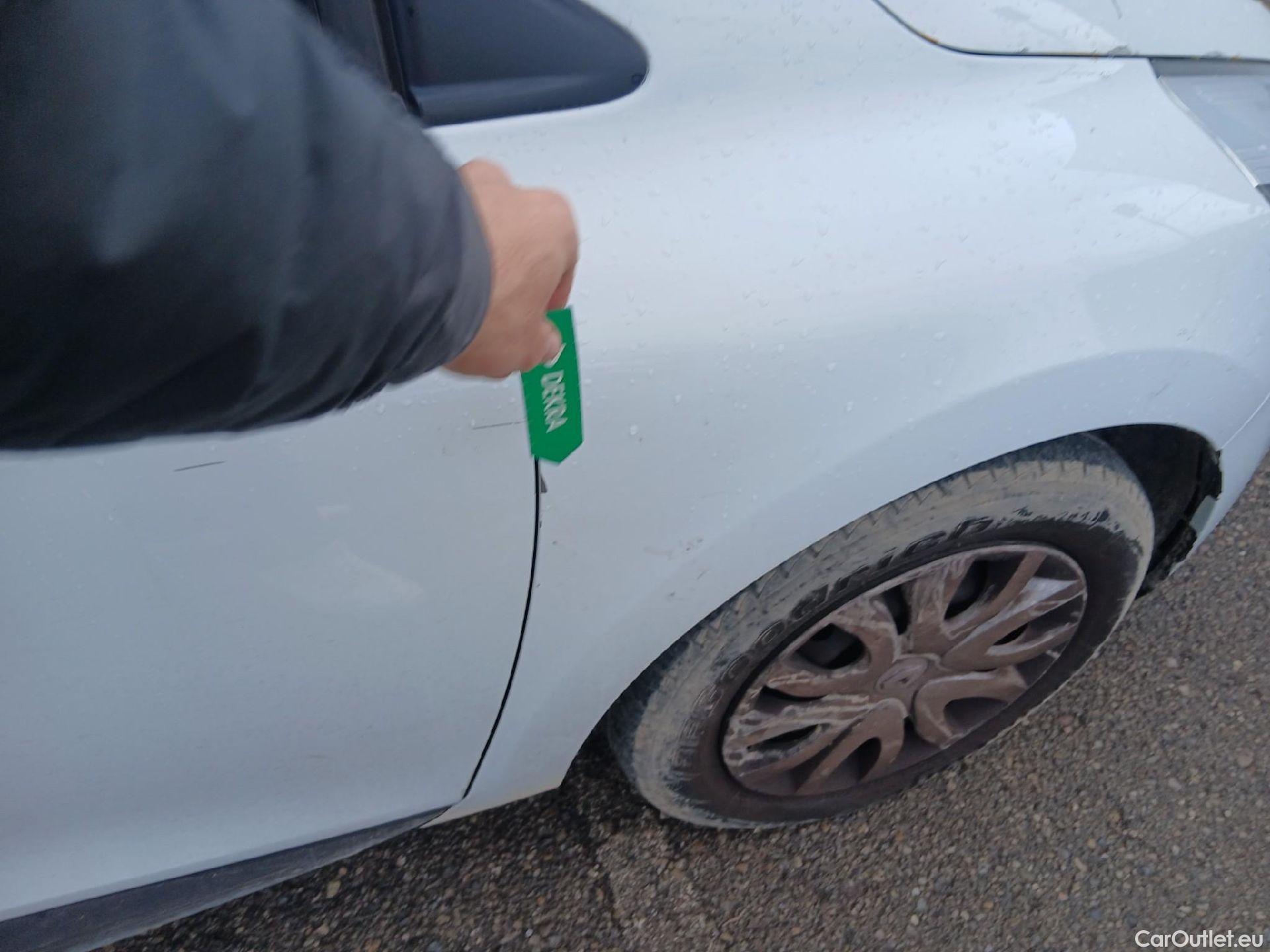  Renault  Clio RENAULT  / 2016 / 5P / berlina con portón Business TCe 66kW (90CV) GLP -18 #39