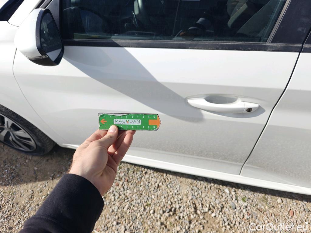  Peugeot  208 PEUGEOT  / 2019 / 5P / berlina con portón PureTech 73kW (100CV) EAT8 Active #4