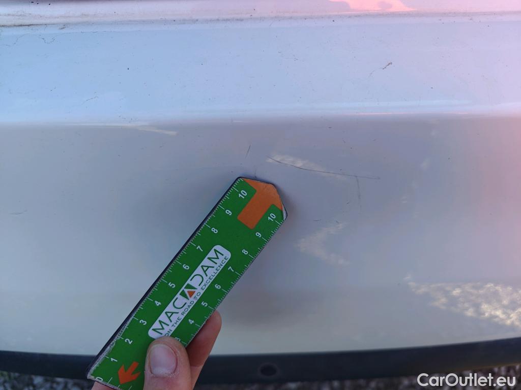  Peugeot  308 PEUGEOT  / 2017 / 5P / berlina con portón 5p Active Pack BlueHDi 130 S&S #20