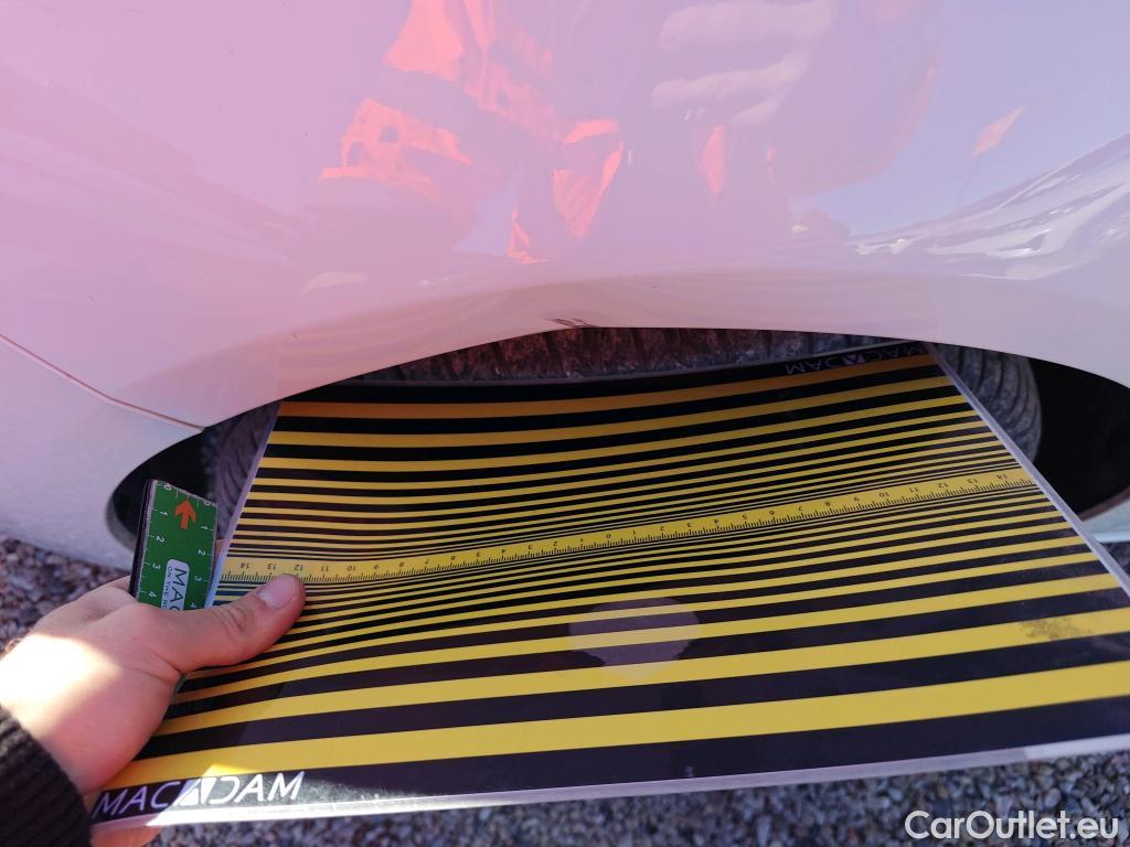  Peugeot  308 PEUGEOT  / 2017 / 5P / berlina con portón 5p Active Pack BlueHDi 130 S&S #9