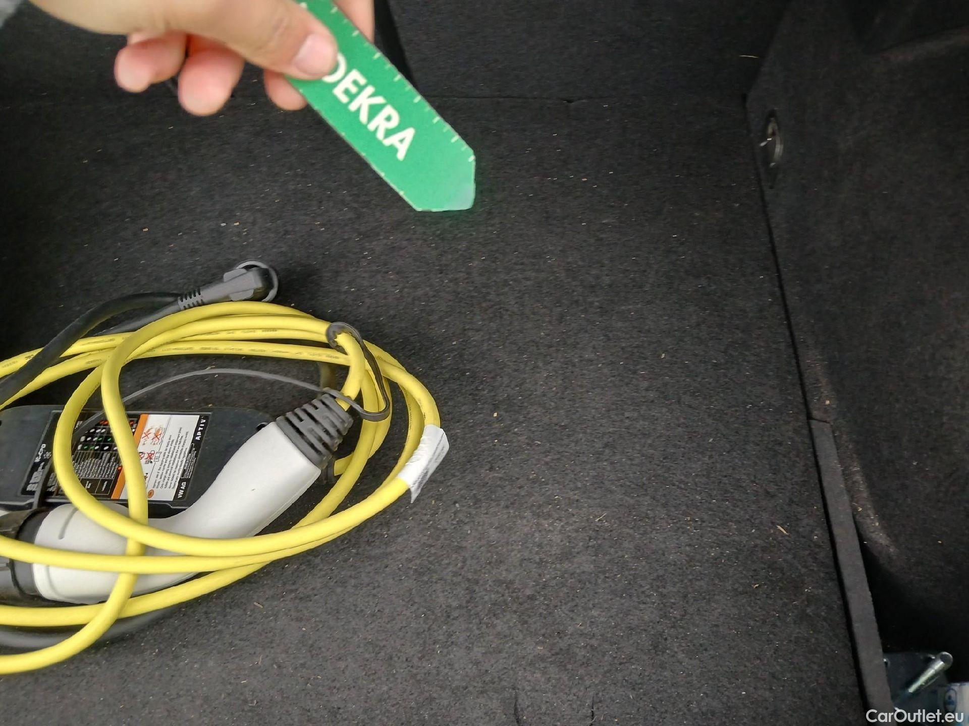  Land Rover  Discovery SEAT Nuevo León / 2020 / 5P / berlina con portón 1.4 e-Hybrid DSG-6 S&S FR Go XL(SP) #8