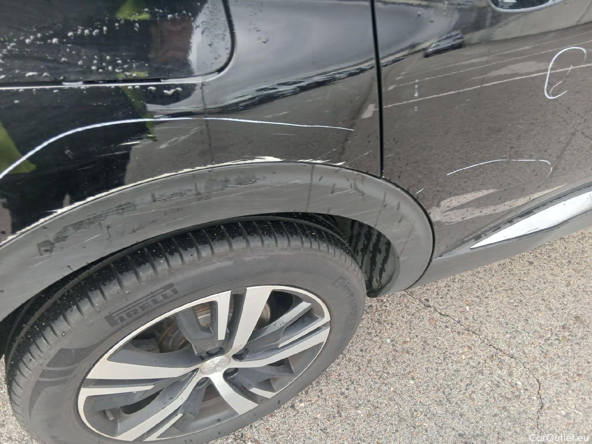  Peugeot  5008 PEUGEOT  / 2020 / 5P / todoterreno 1.5 BlueHDi 96kW S&S GT EAT8 #27