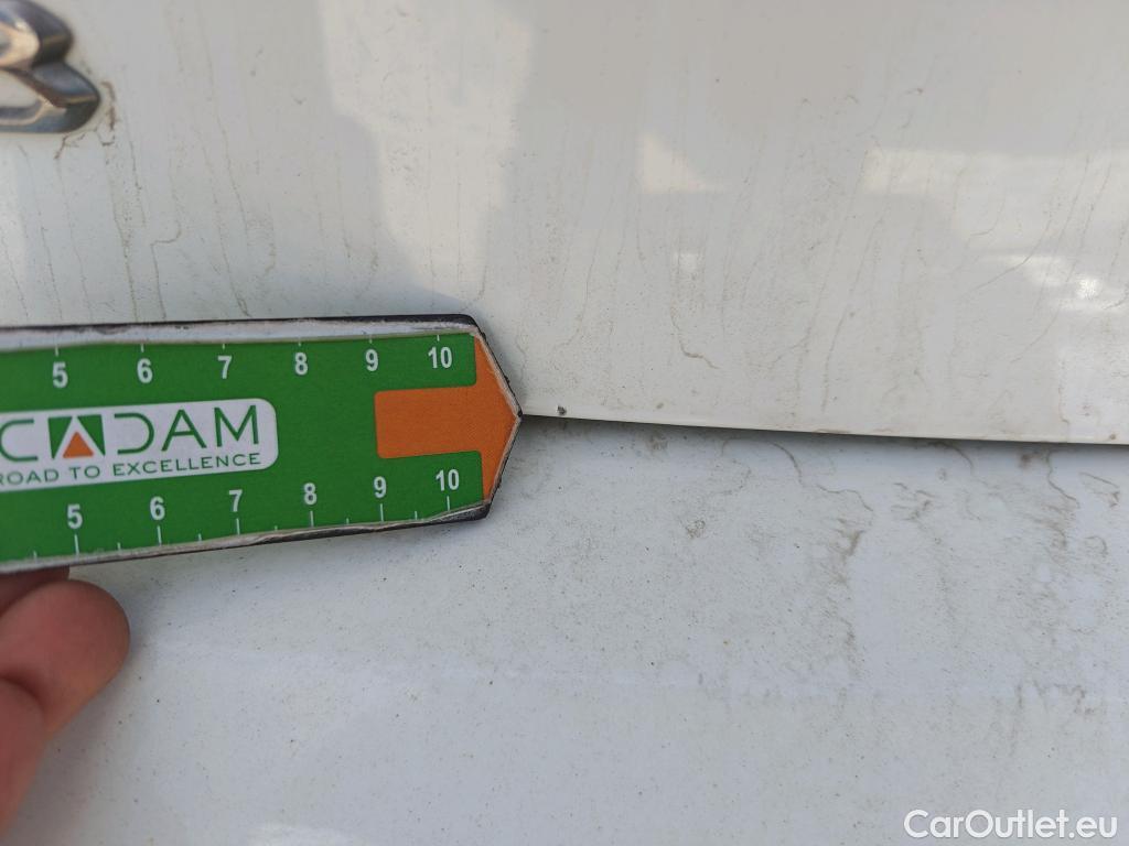  Peugeot  208 PEUGEOT  / 2019 / 5P / berlina con portón PureTech 73kW (100CV) EAT8 Active #28