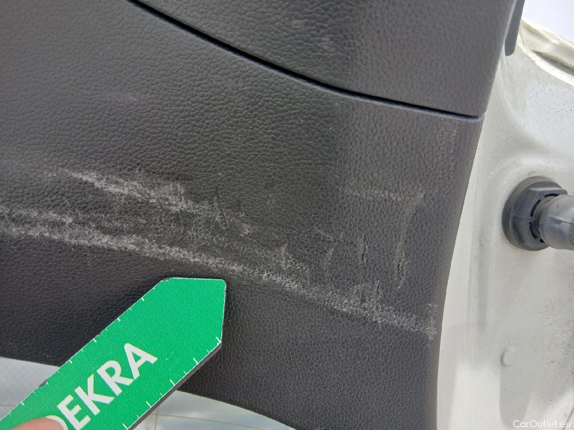  Volkswagen  Golf  VOLKSWAGEN / 2020 / 5P / berlina con portón Life 1.0 eTSI 81kW (110CV) DSG #17