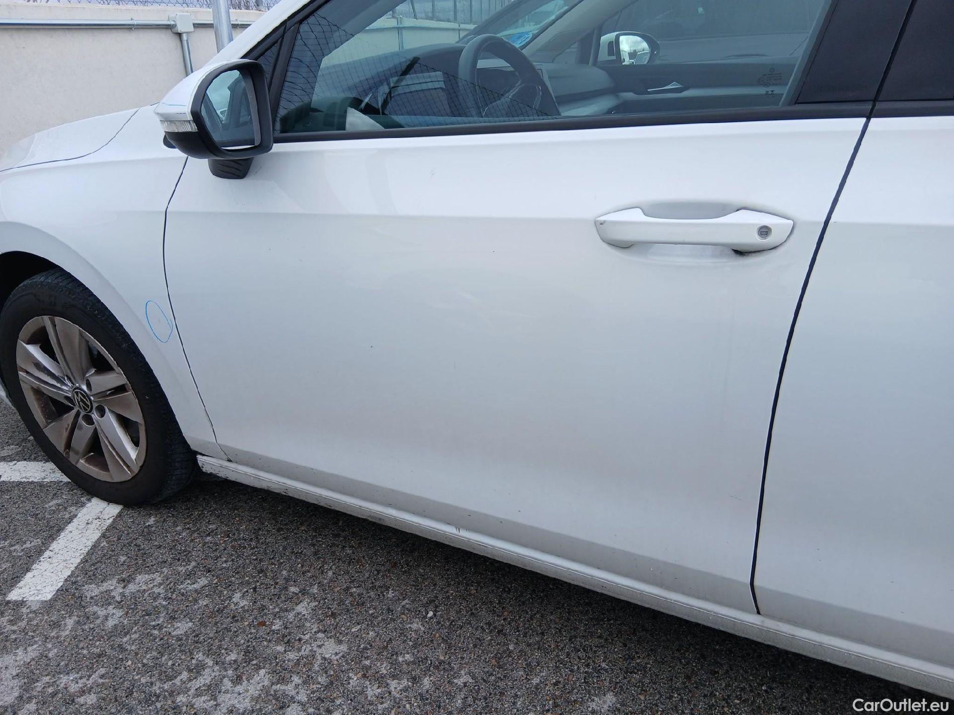  Volkswagen  Golf  VOLKSWAGEN / 2020 / 5P / berlina con portón Life 1.0 eTSI 81kW (110CV) DSG #10