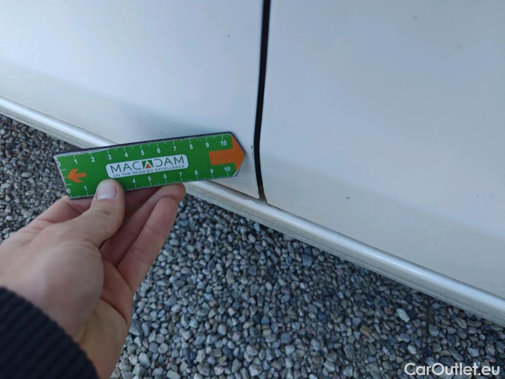  Peugeot  308 PEUGEOT  / 2017 / 5P / berlina con portón 5p Active Pack BlueHDi 130 S&S #12