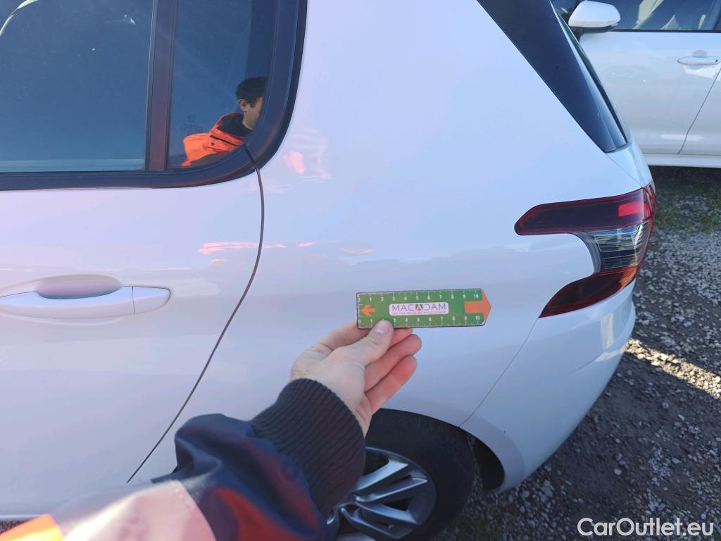  Peugeot  308 PEUGEOT  / 2017 / 5P / berlina con portón 5p Active Pack BlueHDi 130 S&S #66