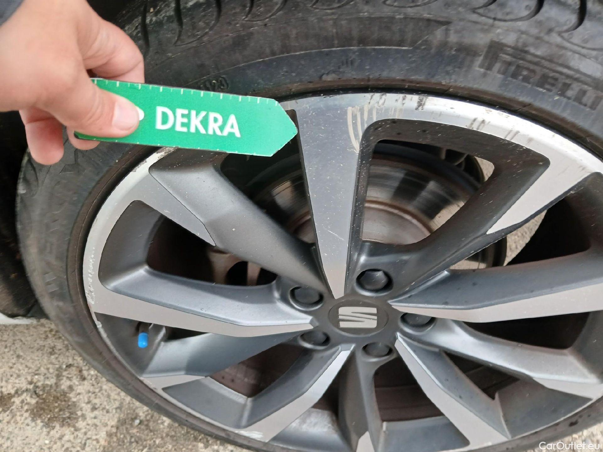  Land Rover  Discovery SEAT Nuevo León / 2020 / 5P / berlina con portón 1.4 e-Hybrid DSG-6 S&S FR Go XL(SP) #25