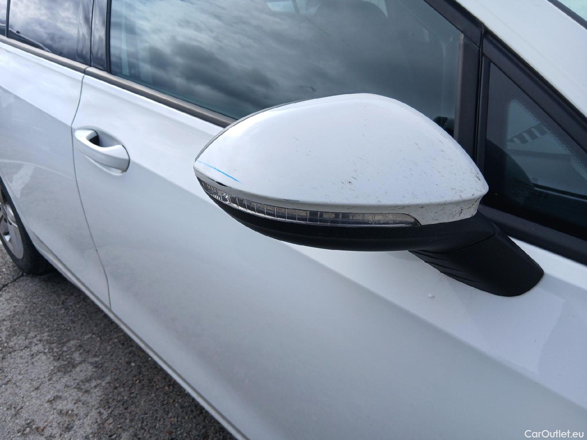  Volkswagen  Golf  VOLKSWAGEN / 2020 / 5P / berlina con portón Life 1.0 eTSI 81kW (110CV) DSG #27