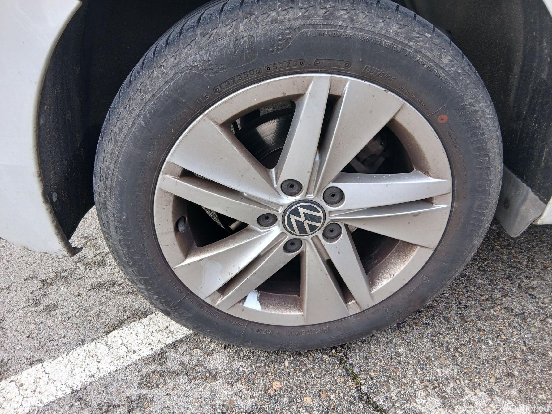  Volkswagen  Golf  VOLKSWAGEN / 2020 / 5P / berlina con portón Life 1.0 eTSI 81kW (110CV) DSG #21