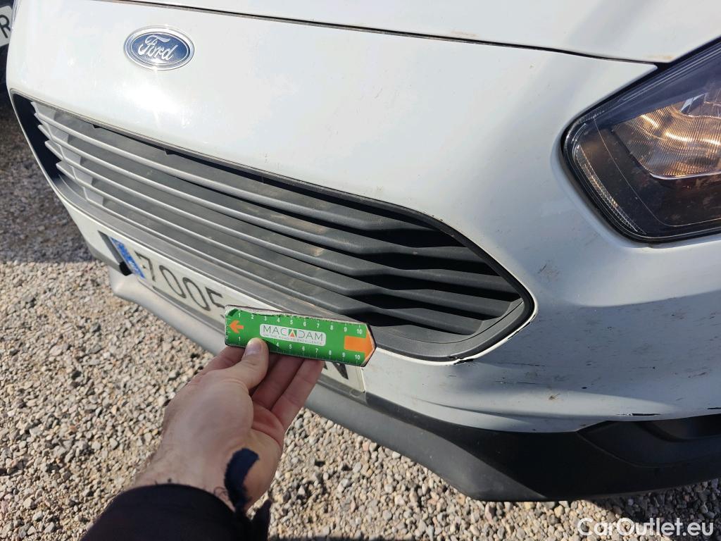  Ford  Transit FORD  Courier/2014/4P/furgón der.turis Van 1.5 TDCi 56kW Trend #62