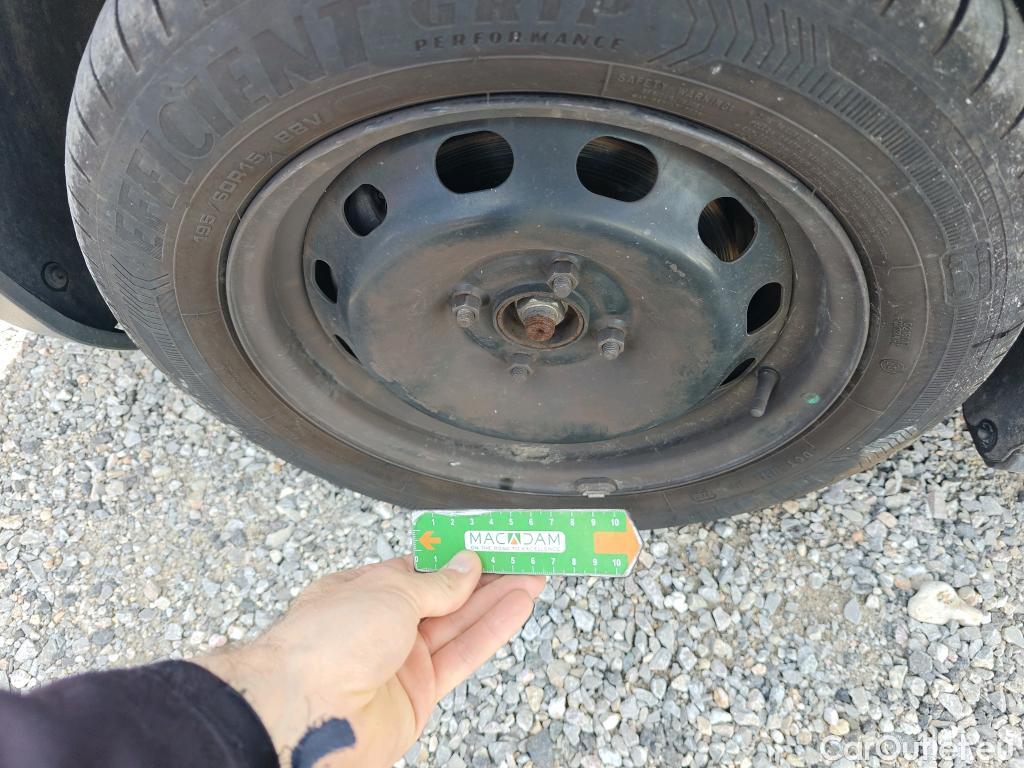  Ford  Transit FORD  Courier/2014/4P/furgón der.turis Van 1.5 TDCi 56kW Trend #76