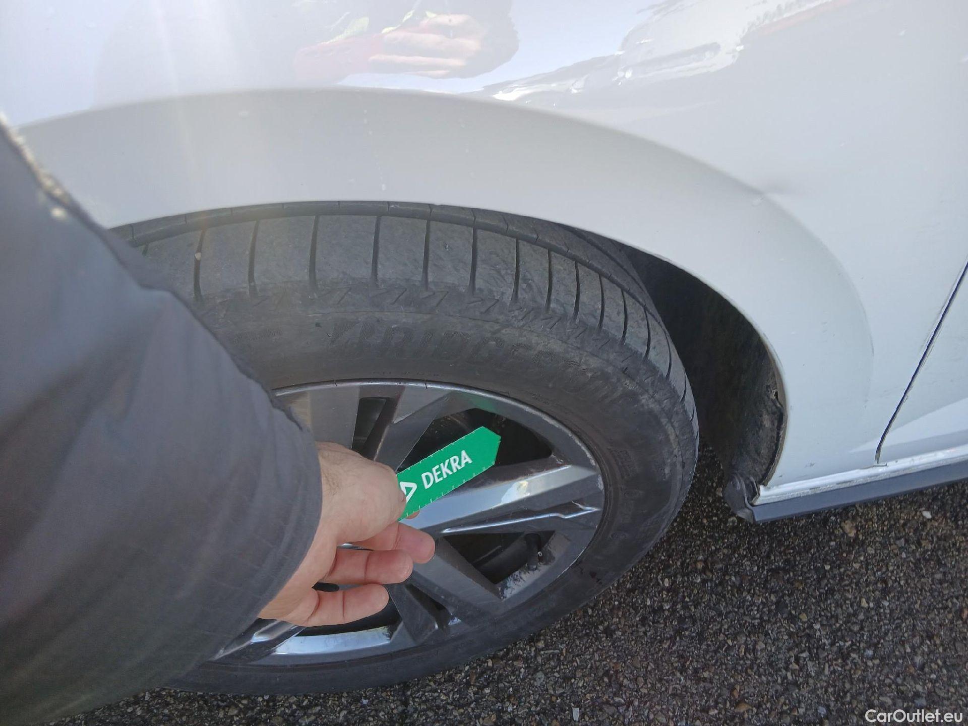  Volkswagen  Polo VOLKSWAGEN  / 2021 / 5P / berlina con portón R-Line 1.0 TSI 70kW (95CV) #7