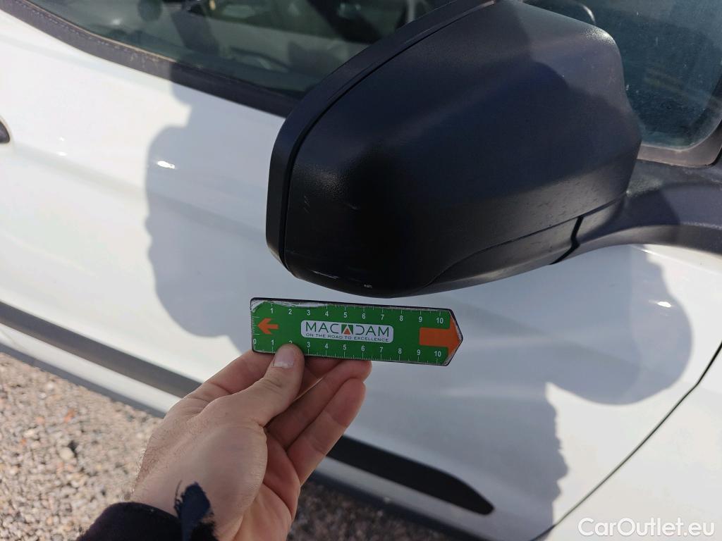  Ford  Transit FORD  Courier/2014/4P/furgón der.turis Van 1.5 TDCi 56kW Trend #94