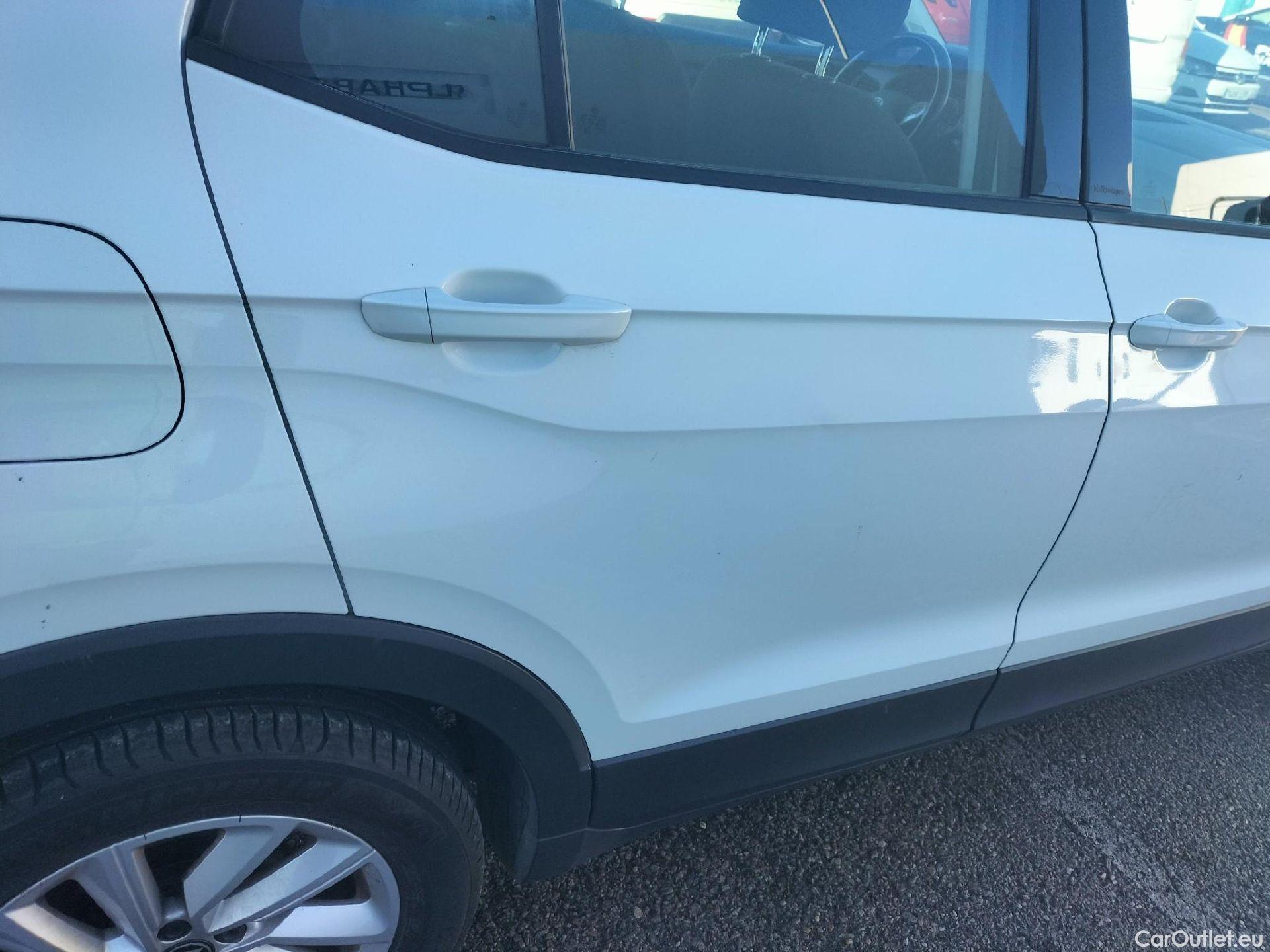  Volkswagen  T-CROSS VOLKSWAGEN  / 2018 / 5P / todoterreno Advance 1.0 TSI 81kW (110CV) DSG (AC3) #27