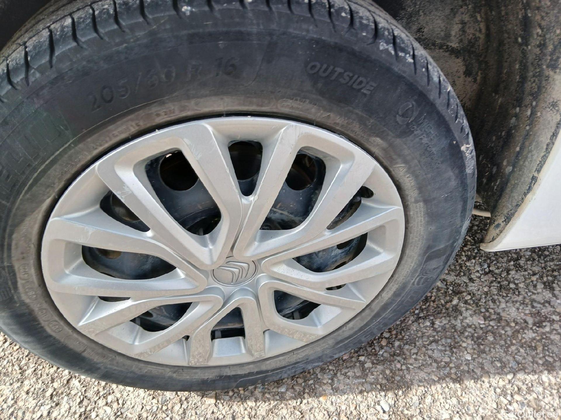  Citroen  Berlingo CITROEN  / 2018 / 4P / monovolumen compacto Talla M BlueHDi 100 S&S LIVE #69