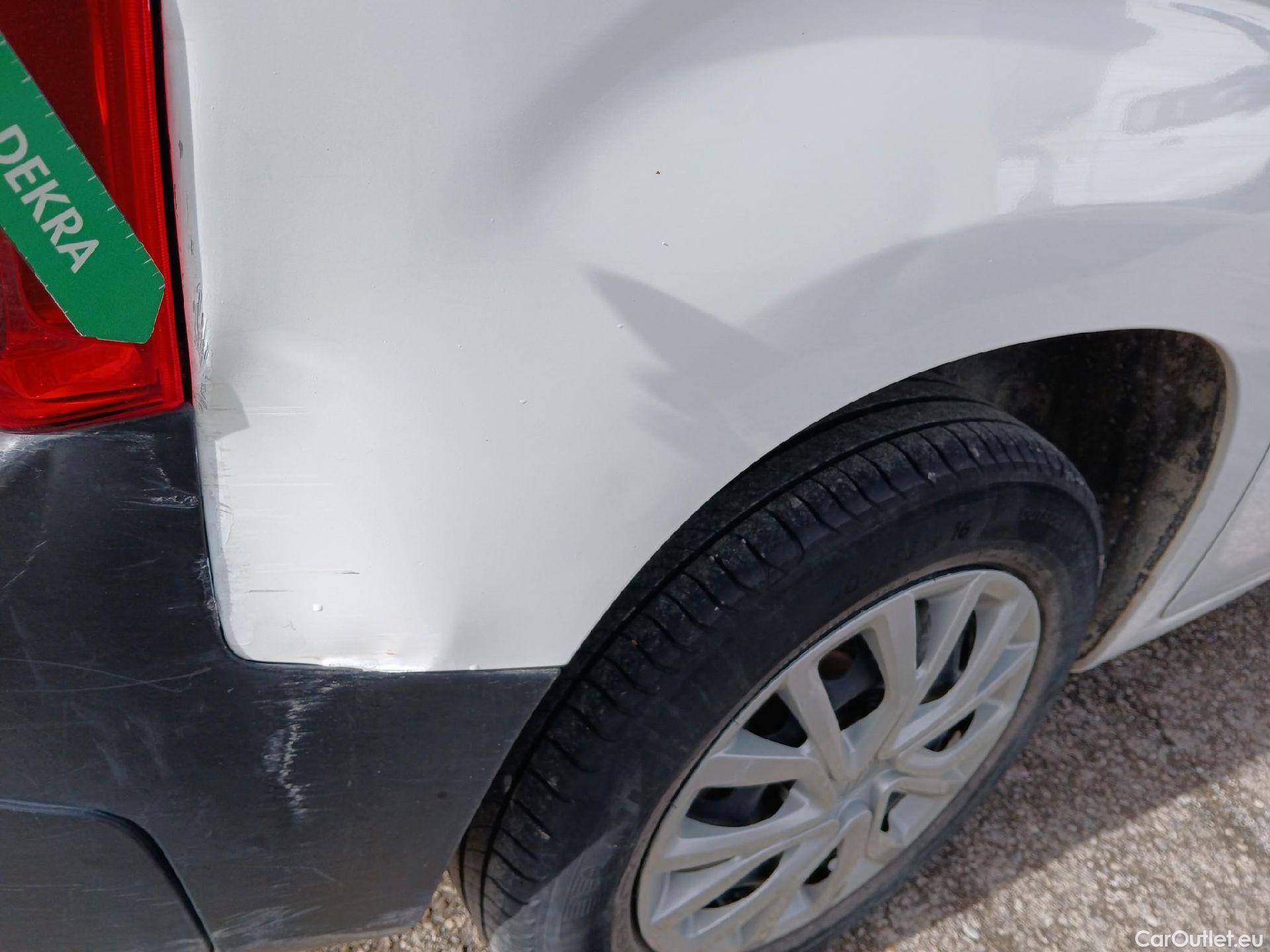  Citroen  Berlingo CITROEN  / 2018 / 4P / monovolumen compacto Talla M BlueHDi 100 S&S LIVE #67