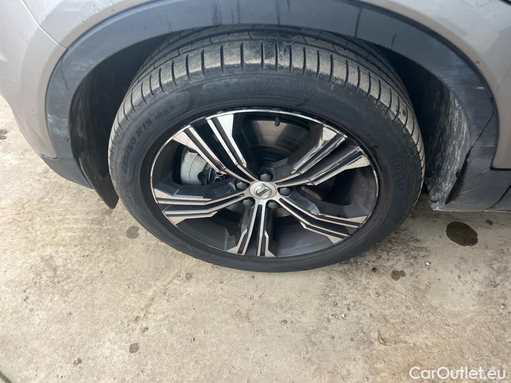  Volvo  XC 40 VOLVO XC40 / 2017 / 5P / todoterreno 1.5 T4 Twin Recharge Inscription Auto #3