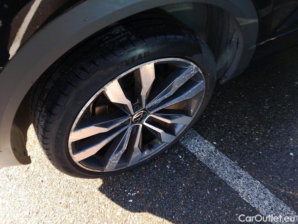  Volkswagen  T-ROC VOLKSWAGEN  / 2017 / 5P / todoterreno Sport 2.0 TDI 110kW (150CV) #9