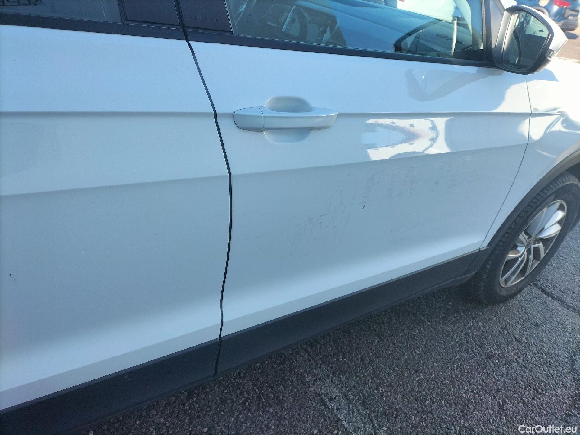  Volkswagen  T-CROSS VOLKSWAGEN  / 2018 / 5P / todoterreno Advance 1.0 TSI 81kW (110CV) DSG (AC3) #30