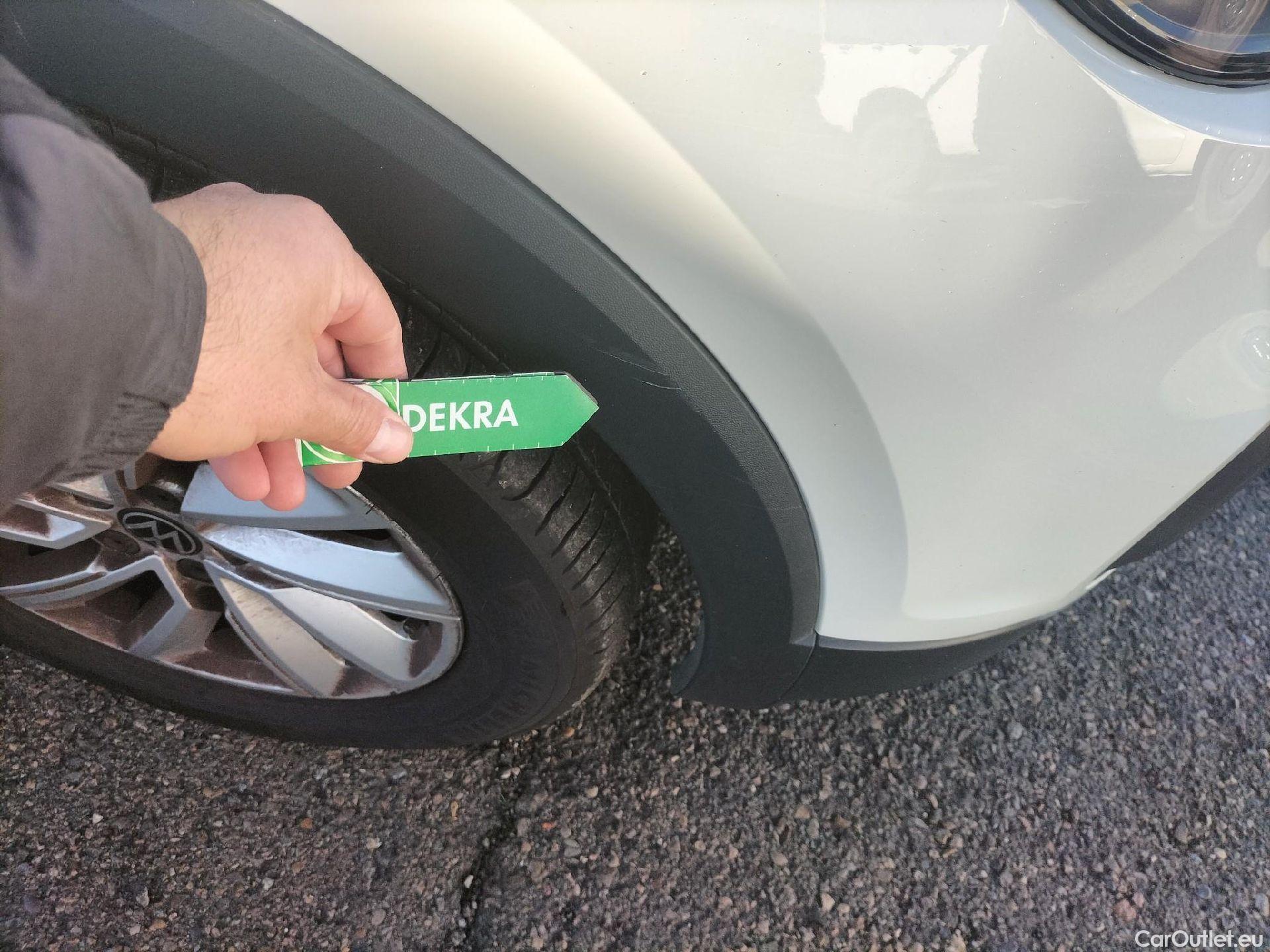  Volkswagen  T-CROSS VOLKSWAGEN  / 2018 / 5P / todoterreno Advance 1.0 TSI 81kW (110CV) DSG (AC3) #1