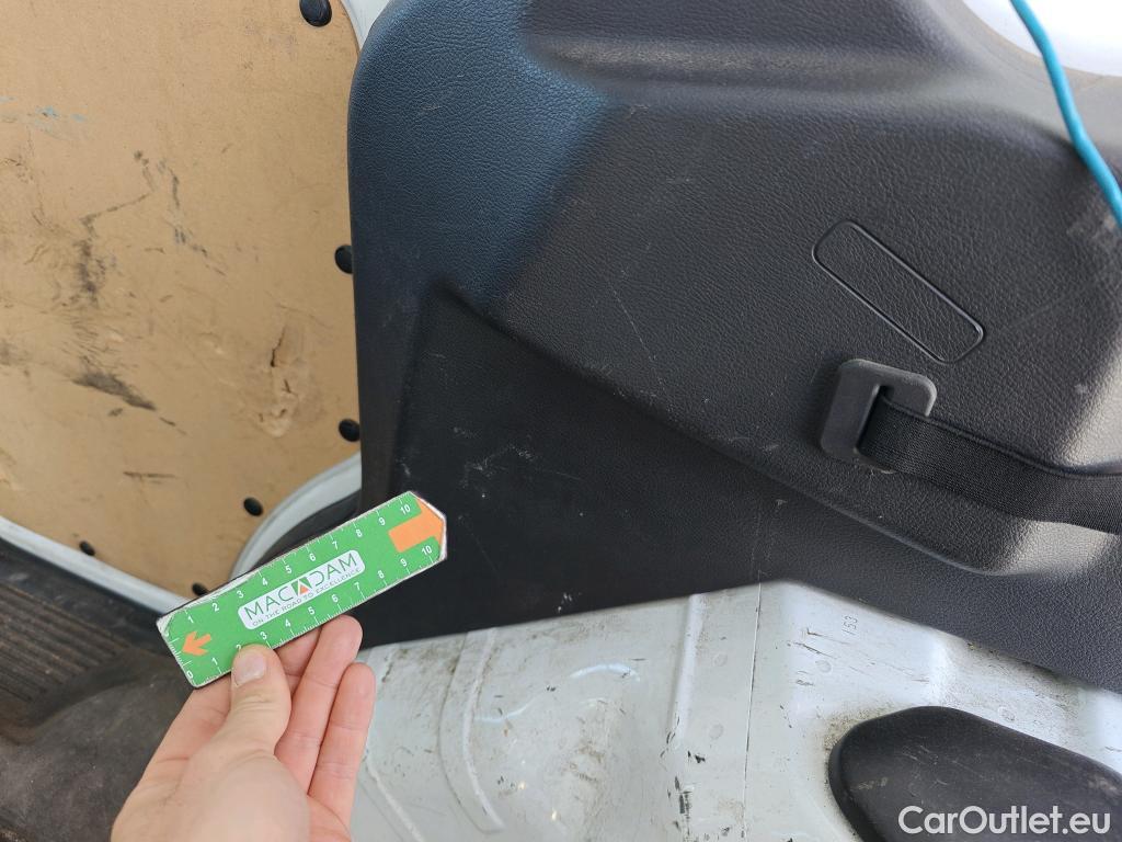  Ford  Transit FORD  Courier/2014/4P/furgón der.turis Van 1.5 TDCi 56kW Trend #89