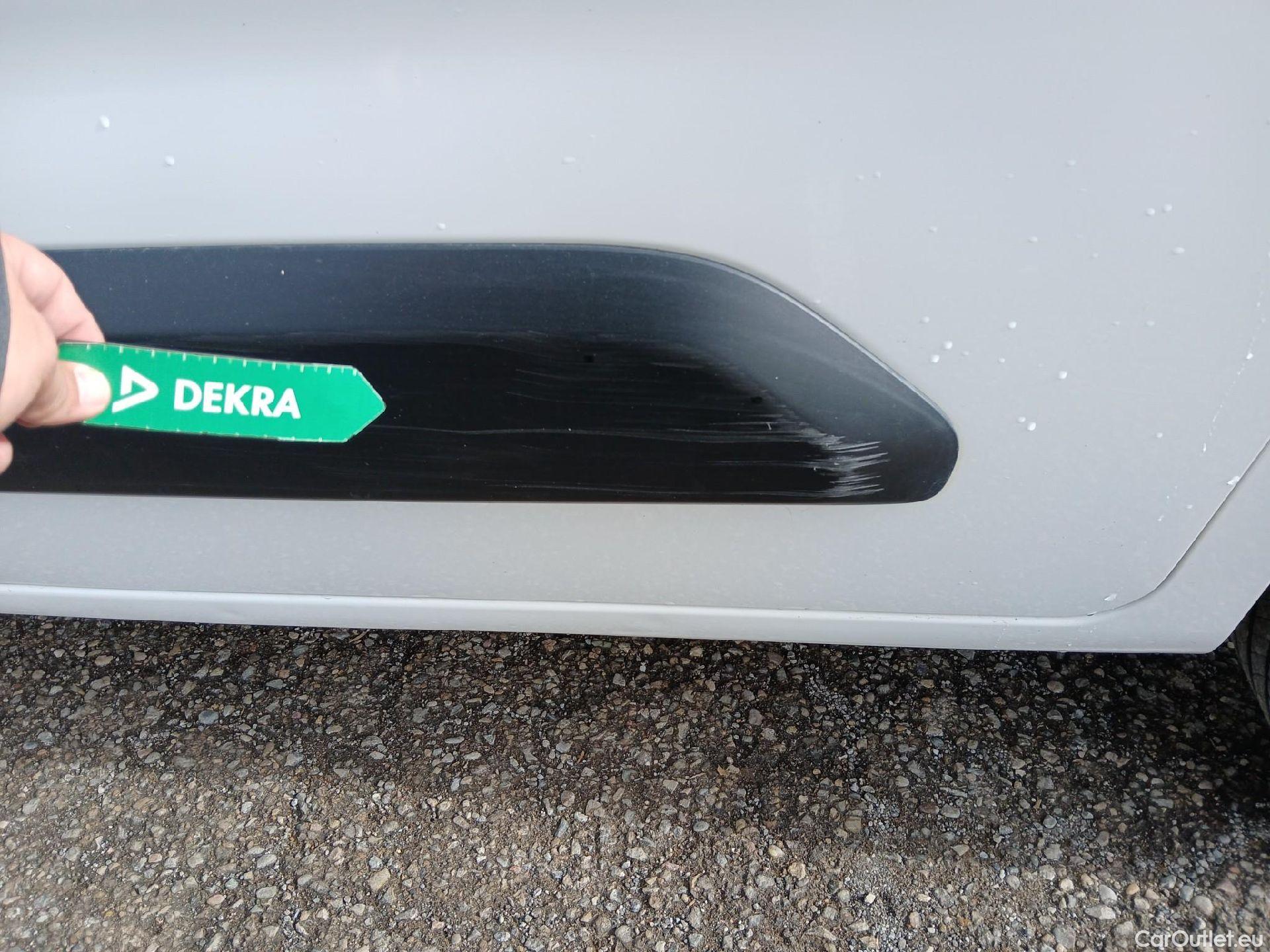  Citroen  Berlingo CITROEN  / 2018 / 4P / monovolumen compacto Talla M BlueHDi 100 S&S LIVE #49