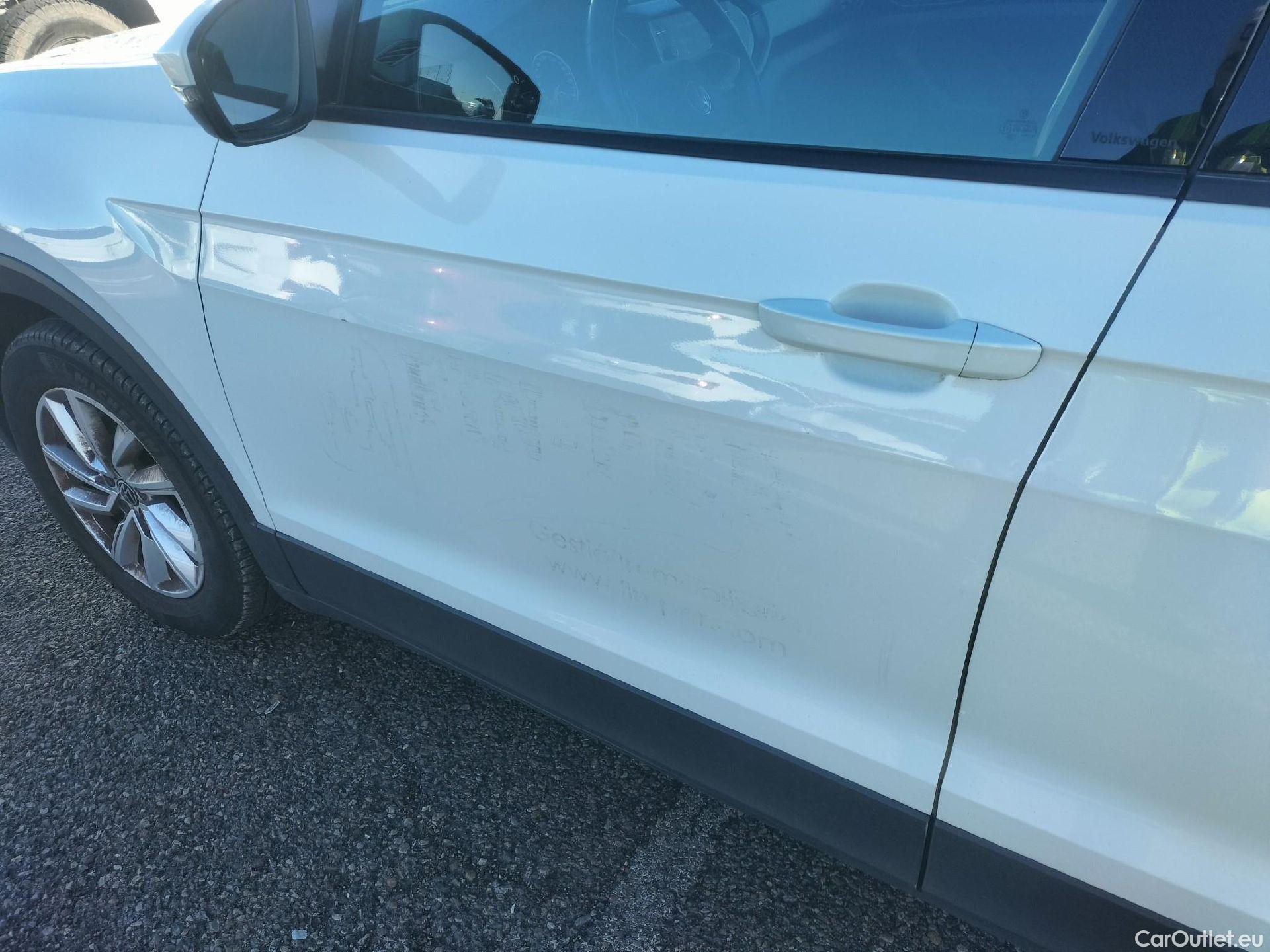  Volkswagen  T-CROSS VOLKSWAGEN  / 2018 / 5P / todoterreno Advance 1.0 TSI 81kW (110CV) DSG (AC3) #11