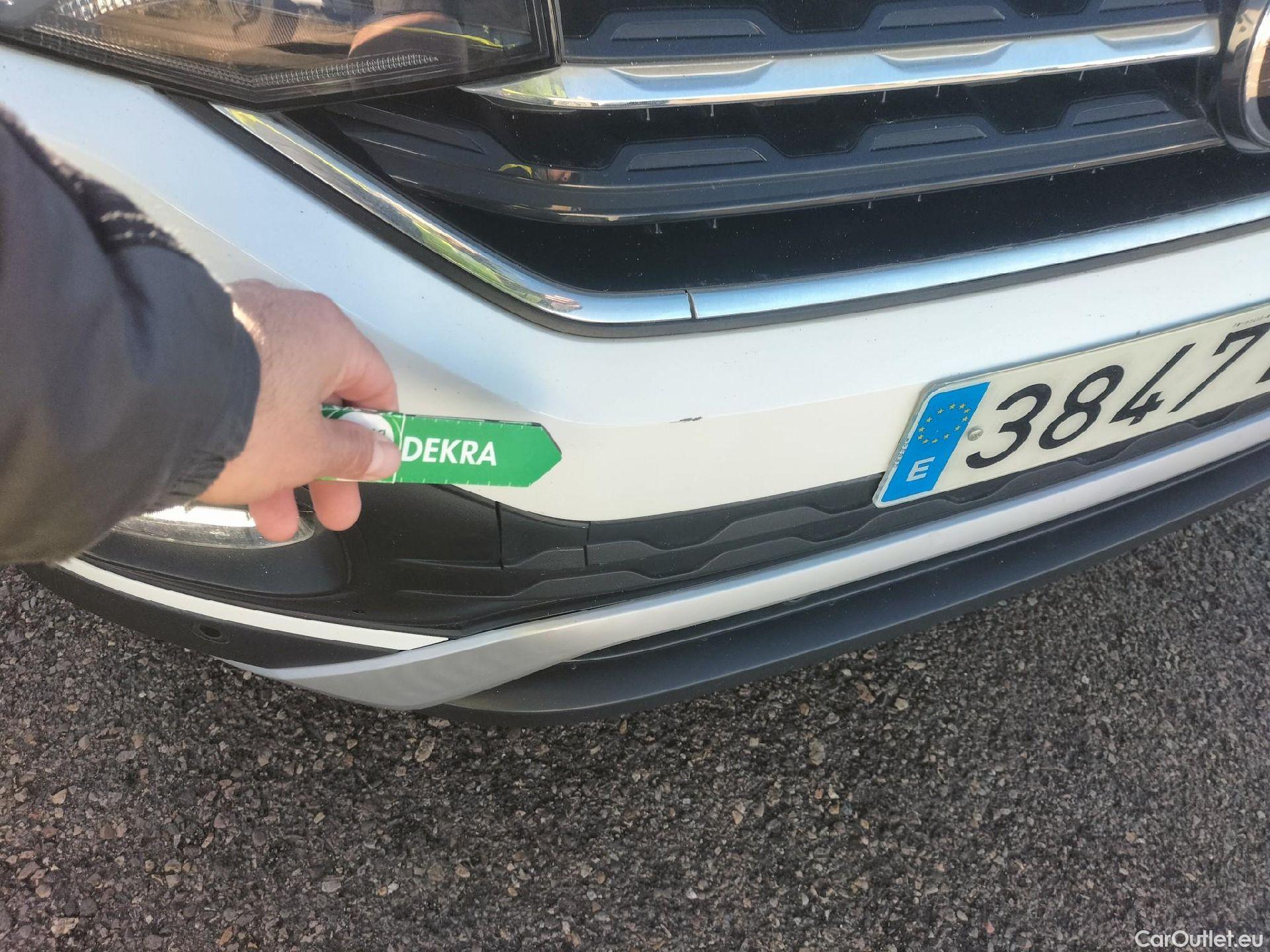  Volkswagen  T-CROSS VOLKSWAGEN  / 2018 / 5P / todoterreno Advance 1.0 TSI 81kW (110CV) DSG (AC3) #5