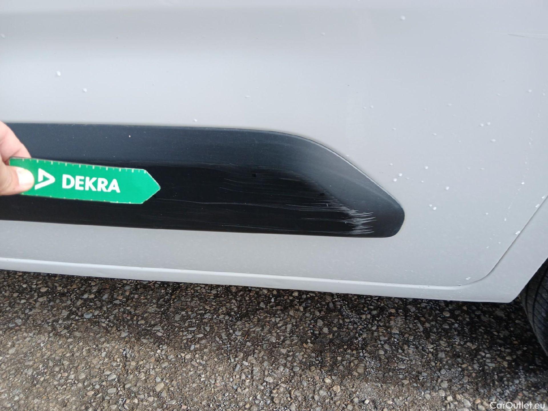  Citroen  Berlingo CITROEN  / 2018 / 4P / monovolumen compacto Talla M BlueHDi 100 S&S LIVE #50