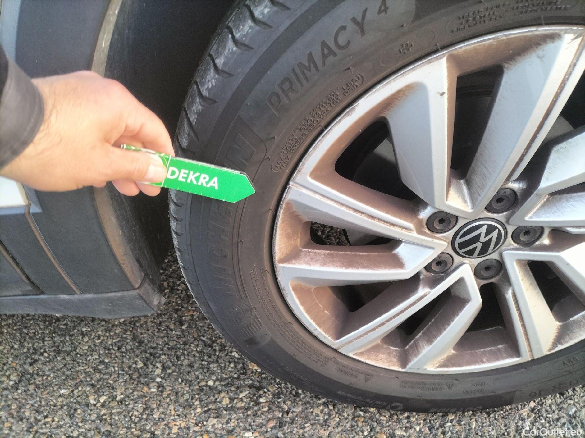  Volkswagen  T-CROSS VOLKSWAGEN  / 2018 / 5P / todoterreno Advance 1.0 TSI 81kW (110CV) DSG (AC3) #36