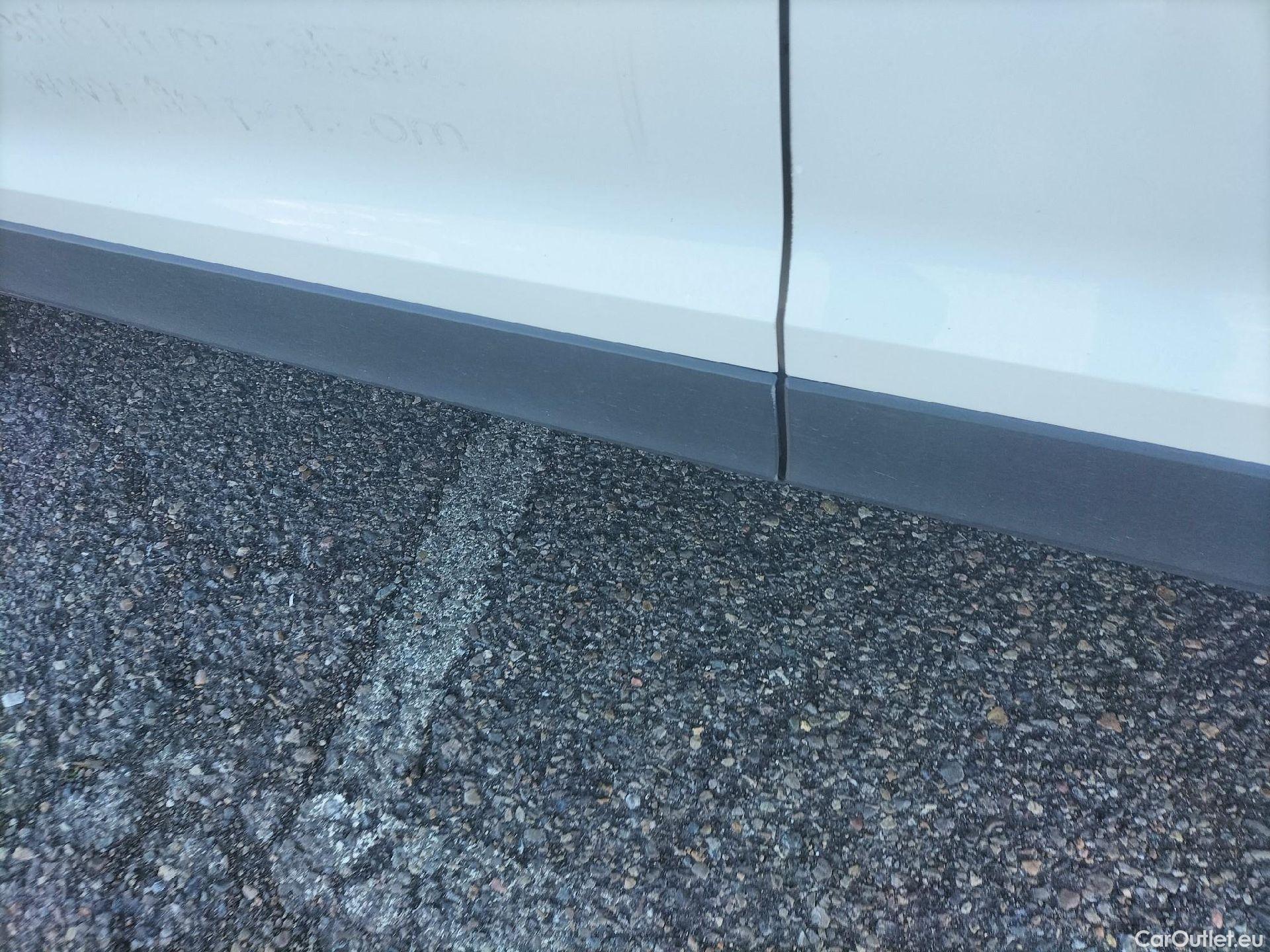  Volkswagen  T-CROSS VOLKSWAGEN  / 2018 / 5P / todoterreno Advance 1.0 TSI 81kW (110CV) DSG (AC3) #14