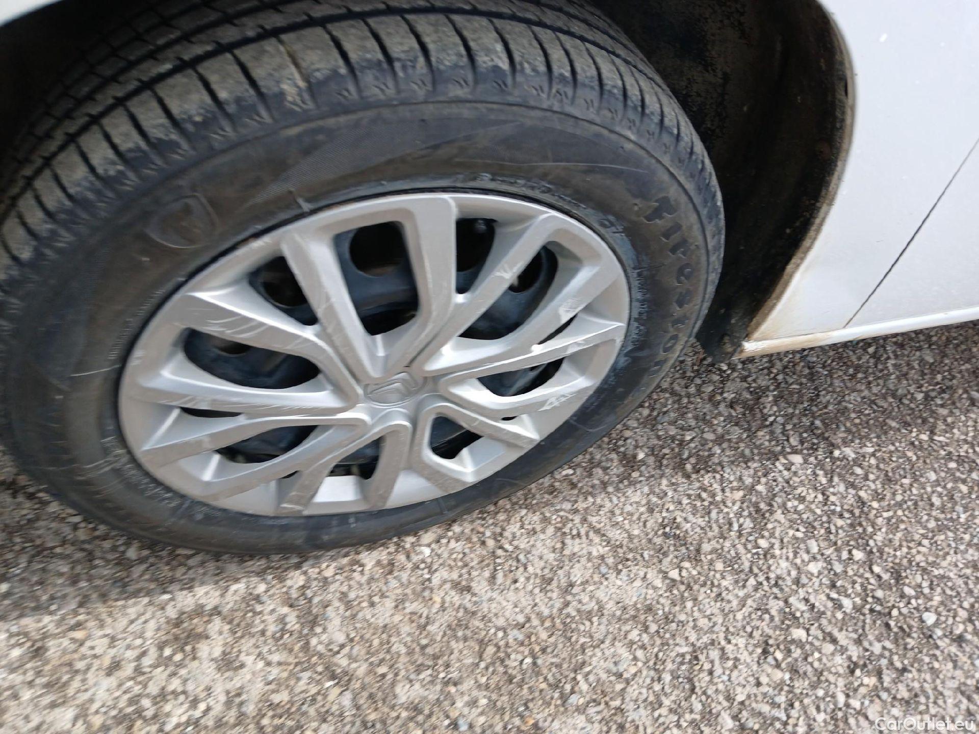  Citroen  Berlingo CITROEN  / 2018 / 4P / monovolumen compacto Talla M BlueHDi 100 S&S LIVE #37