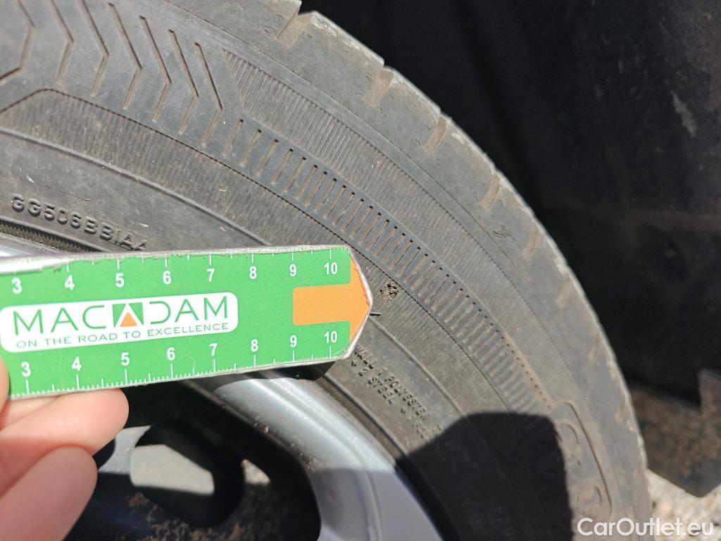  Ford  Transit FORD  Courier/2014/4P/furgón der.turis Van 1.5 TDCi 56kW Trend #78