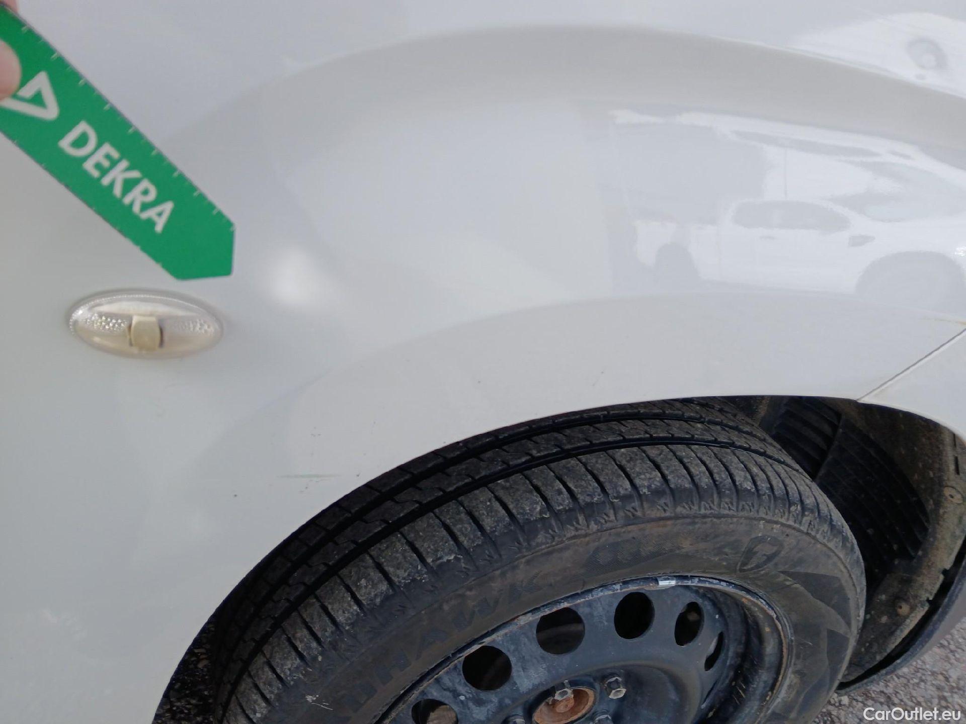  Citroen  Berlingo CITROEN  / 2018 / 4P / monovolumen compacto Talla M BlueHDi 100 S&S LIVE #83