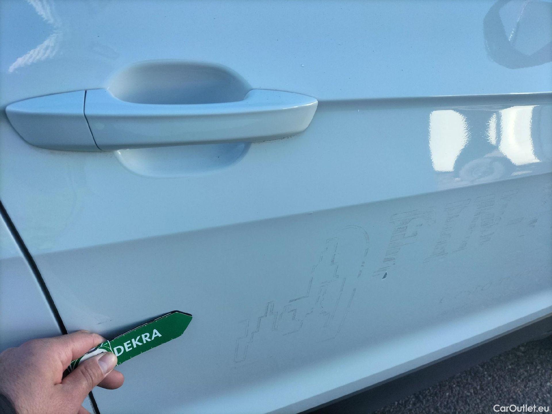  Volkswagen  T-CROSS VOLKSWAGEN  / 2018 / 5P / todoterreno Advance 1.0 TSI 81kW (110CV) DSG (AC3) #28