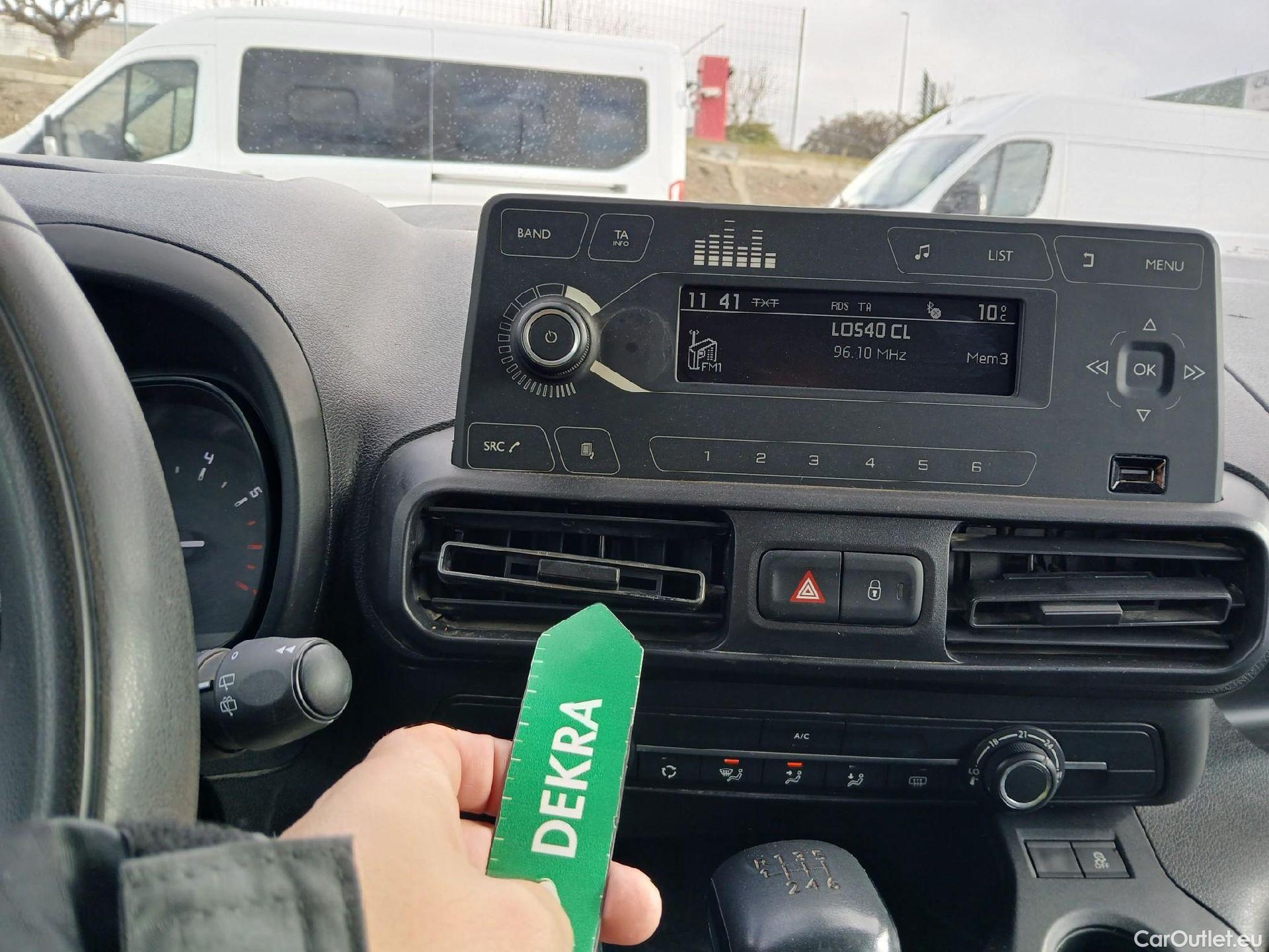  Citroen  Berlingo CITROEN  / 2018 / 4P / monovolumen compacto Talla M BlueHDi 100 S&S LIVE #6