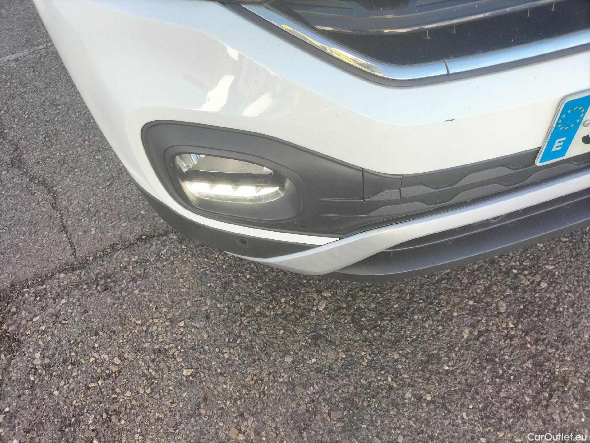  Volkswagen  T-CROSS VOLKSWAGEN  / 2018 / 5P / todoterreno Advance 1.0 TSI 81kW (110CV) DSG (AC3) #6