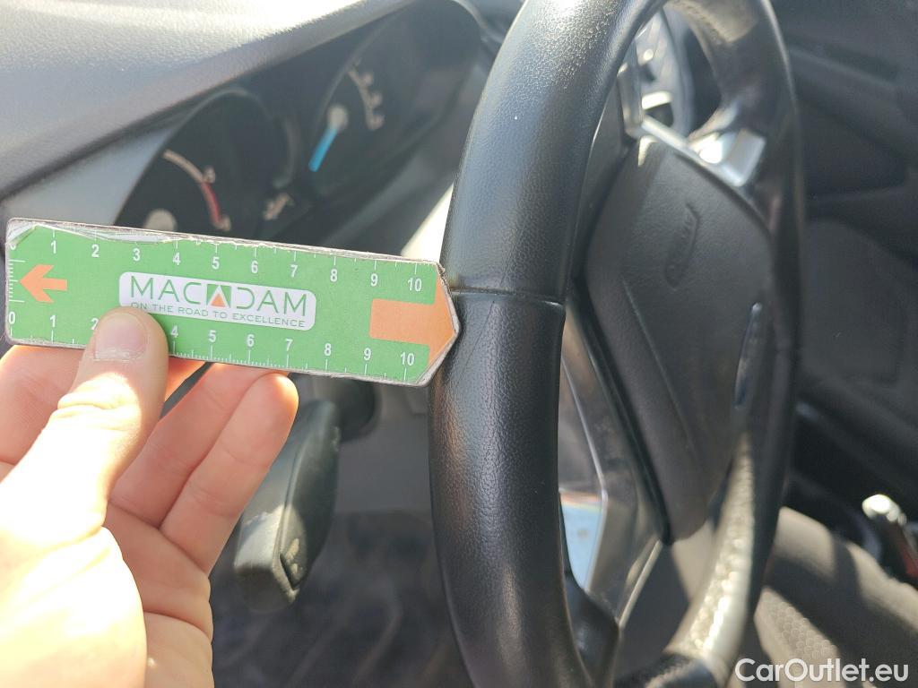  Ford  Transit FORD  Courier/2014/4P/furgón der.turis Van 1.5 TDCi 56kW Trend #60