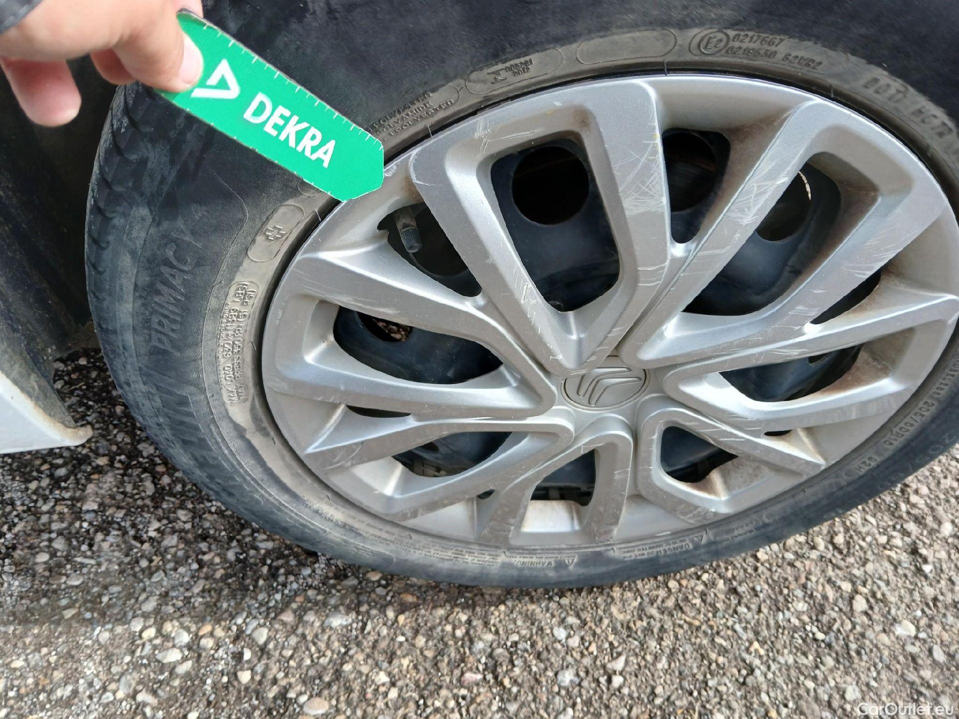  Citroen  Berlingo CITROEN  / 2018 / 4P / monovolumen compacto Talla M BlueHDi 100 S&S LIVE #54