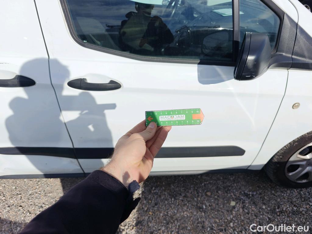  Ford  Transit FORD  Courier/2014/4P/furgón der.turis Van 1.5 TDCi 56kW Trend #81