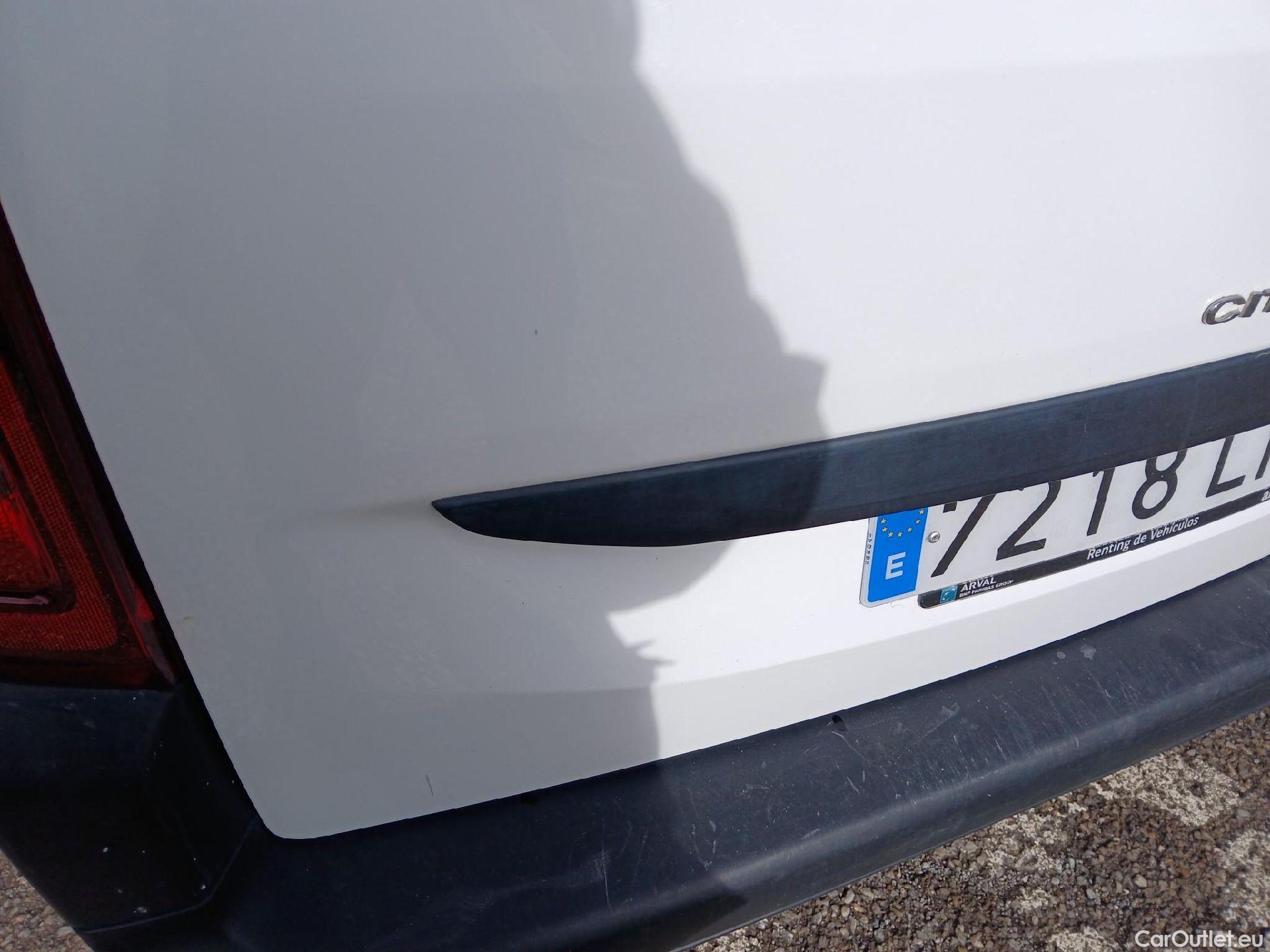  Citroen  Berlingo CITROEN  / 2018 / 4P / monovolumen compacto Talla M BlueHDi 100 S&S LIVE #63