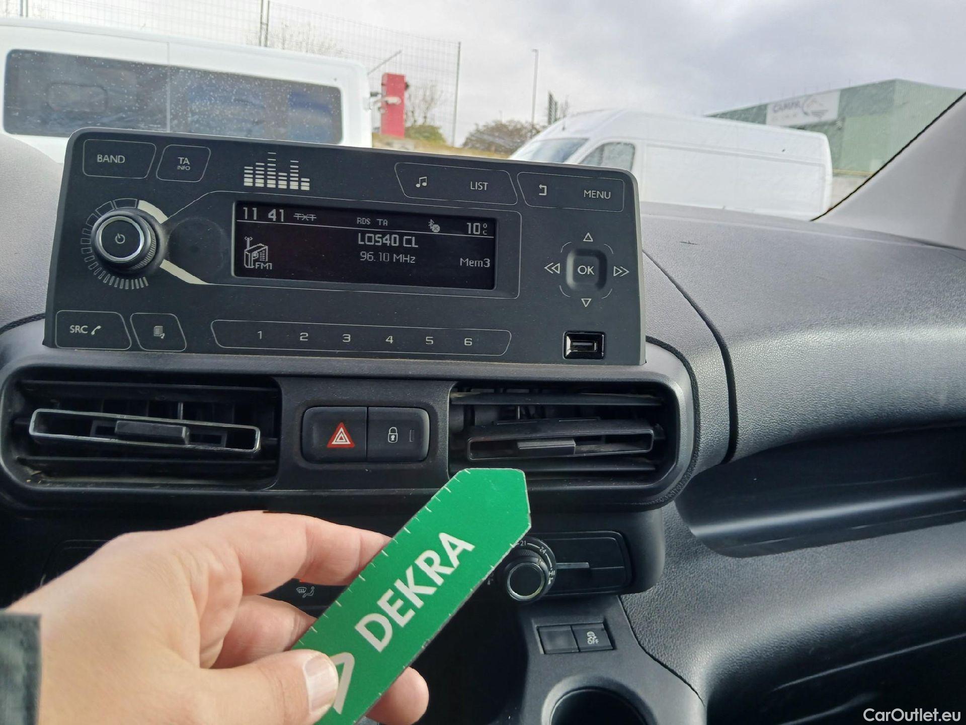  Citroen  Berlingo CITROEN  / 2018 / 4P / monovolumen compacto Talla M BlueHDi 100 S&S LIVE #8