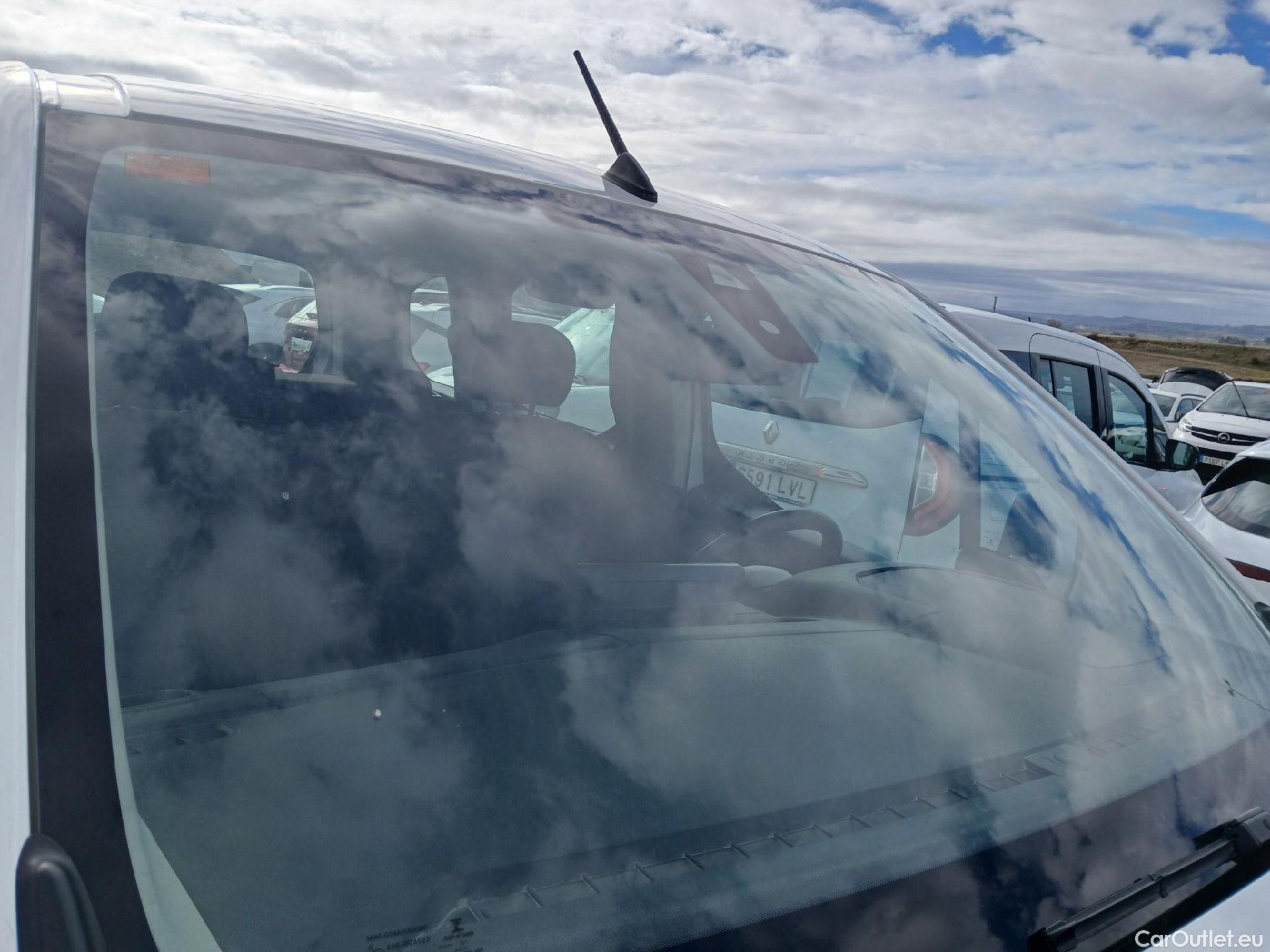  Citroen  Berlingo CITROEN  / 2018 / 4P / monovolumen compacto Talla M BlueHDi 100 S&S LIVE #27