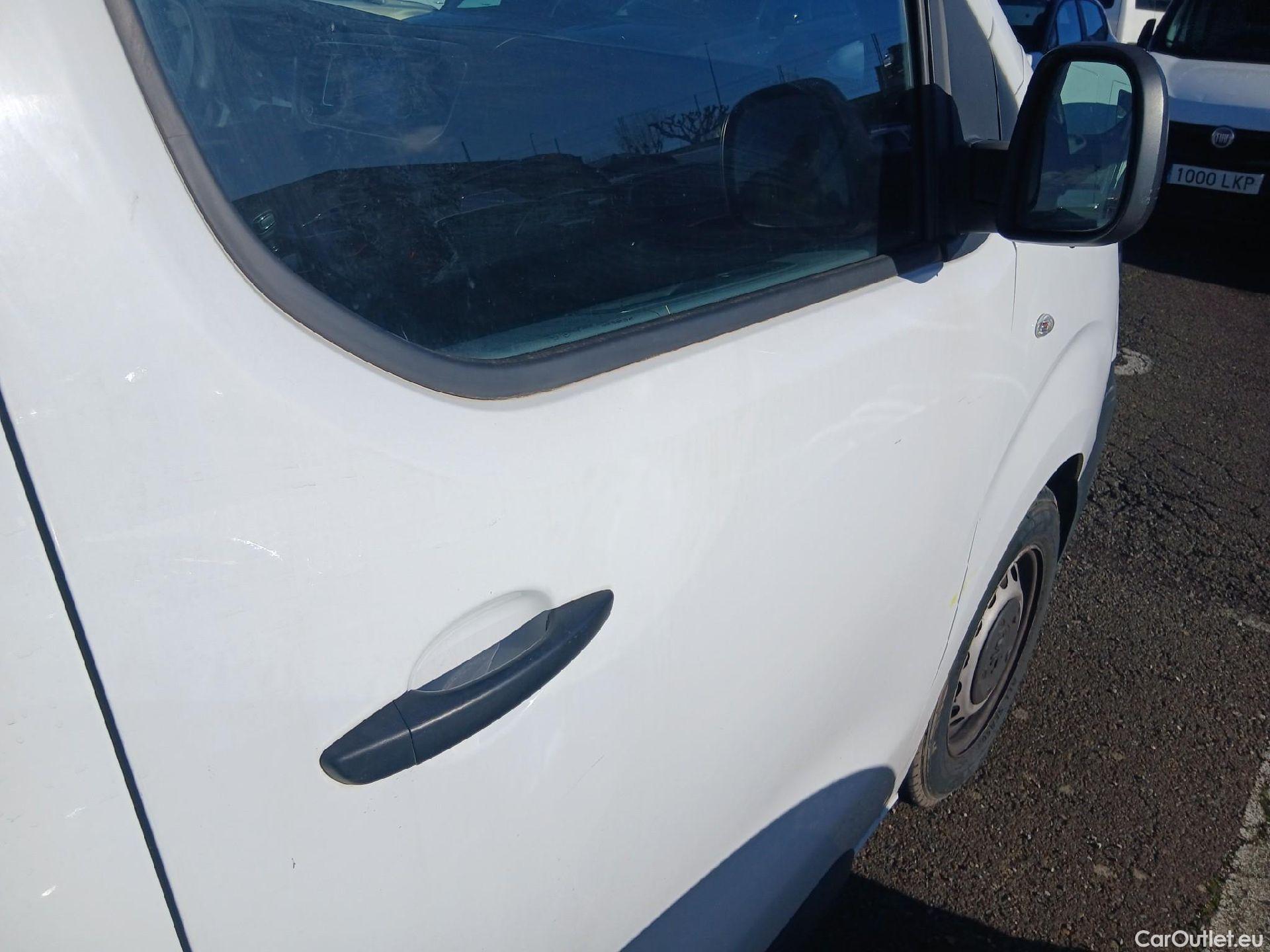  Peugeot  Expert PEUGEOT  / 2016 / 4P / furgón Furgón Premium 1.5 BlueHDi 100 Standard (AC) #24