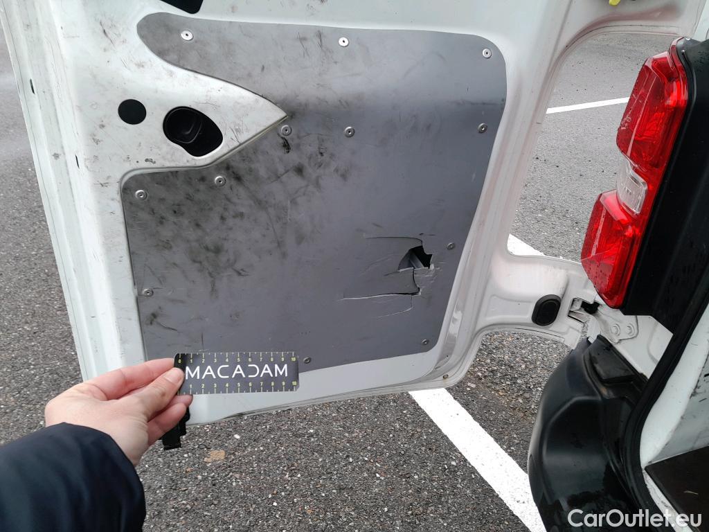  Opel  Vivaro OPEL  / 2019 / 4P / furgón 1.5 Diésel 74kW (100CV) M Std Express #16