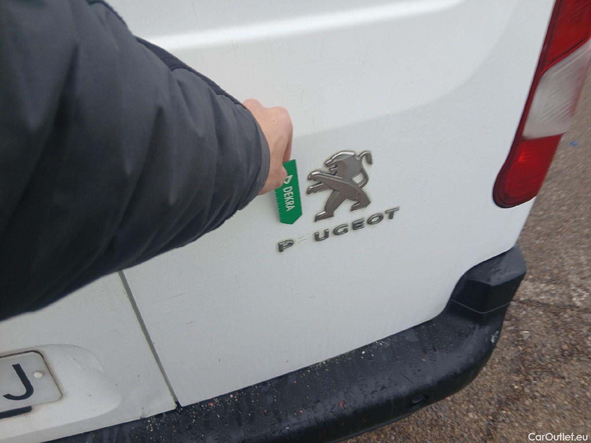  Peugeot  Partner PEUGEOT  / 2018 / 4P / furgón derivado de turismo Premium Standard 600kg BlueHDi 73kW (AC) #17