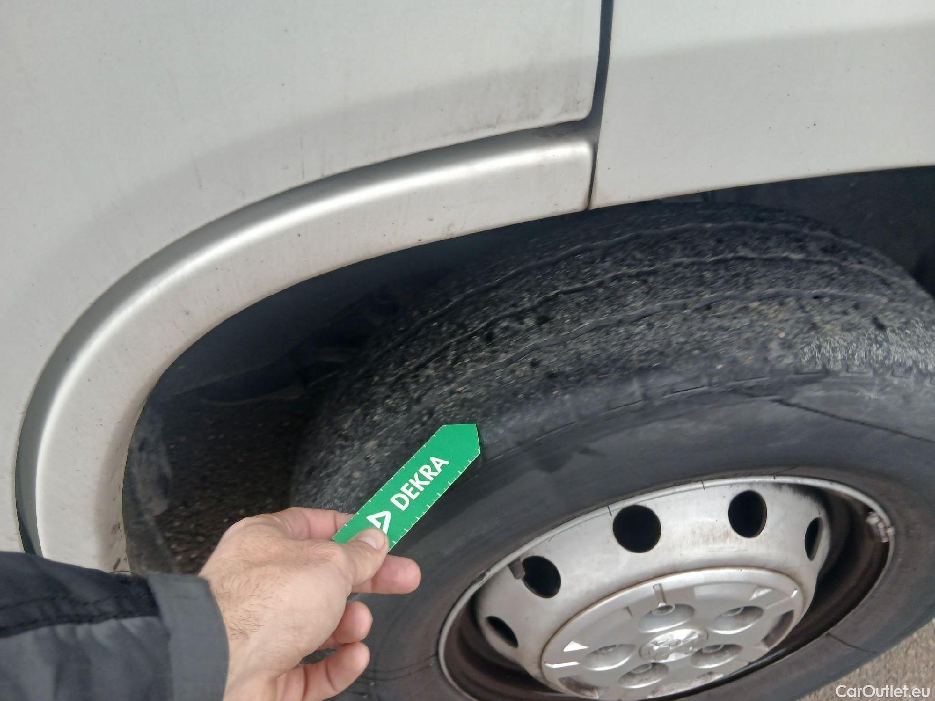  Peugeot  Boxer PEUGEOT  / 2014 / 4P / combi Combi 5/9 Pl 330 L1H1 BlueHDi 88KW (120) #44