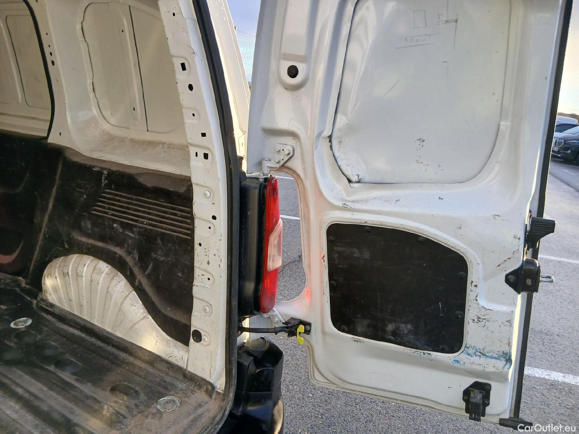  Toyota  Proace TOYOTA  CITY 1.5D 75kW (100CV) GX 650kg Media #3